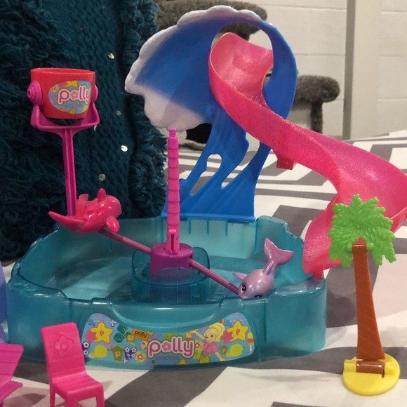Polly Pocket Waterpark and Van set + accessories - Picture 4 of 11